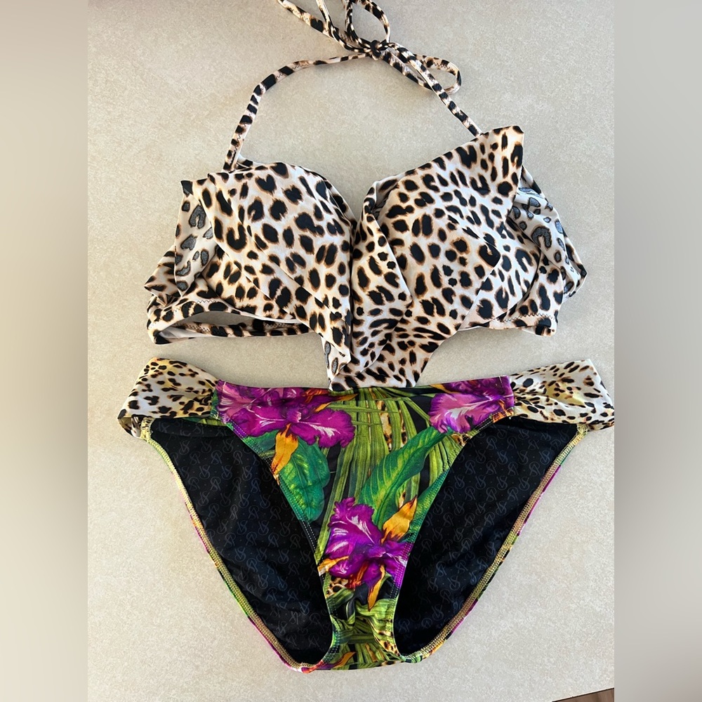 Victoria’s Secret bikini